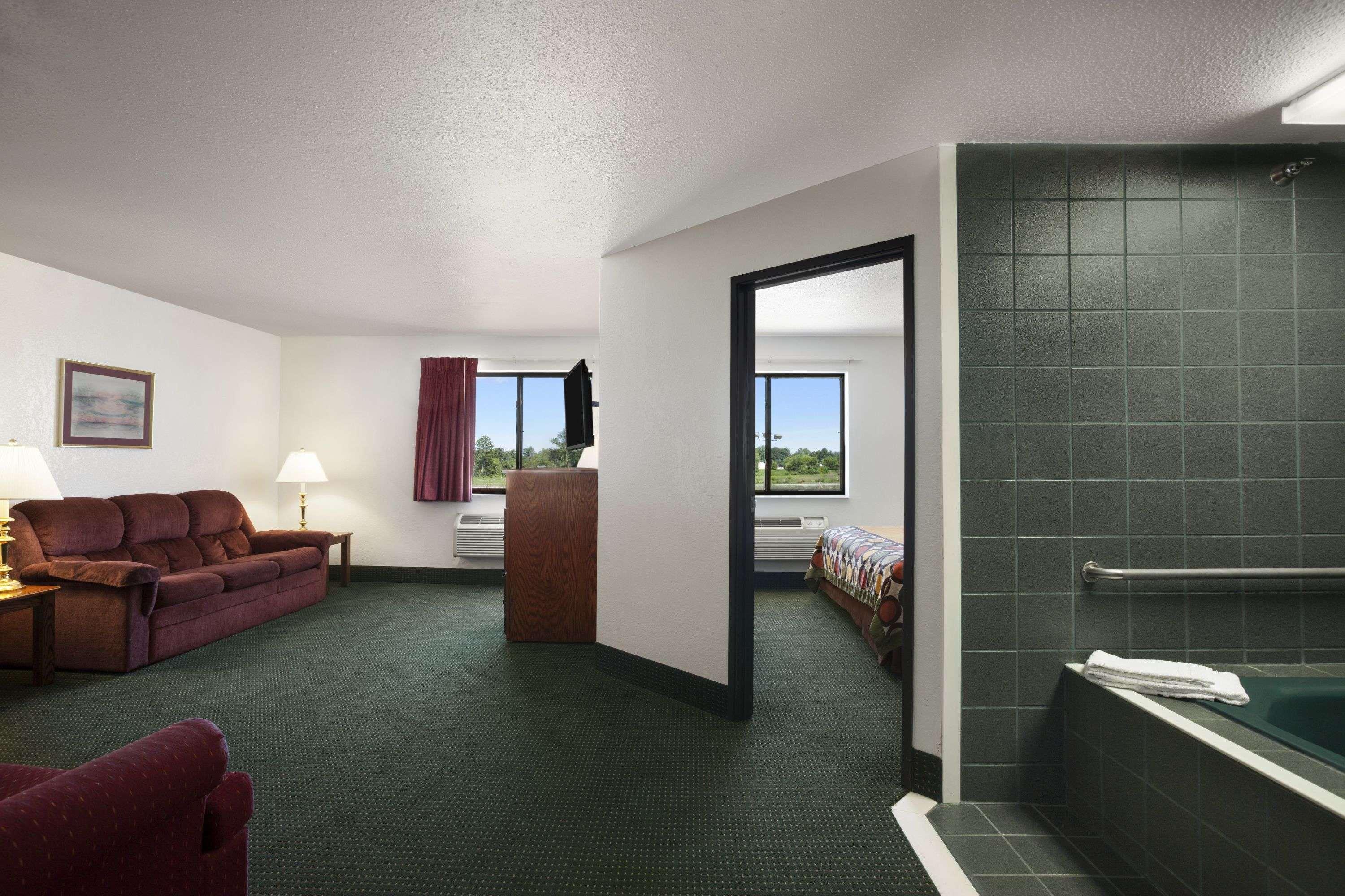 Super 8 By Wyndham Bowling Green Eksteriør billede